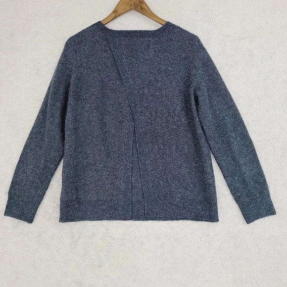 Abercrombie & Fitch Women's Knit Sweater M Slit back 11CT - Picture 2 of 7